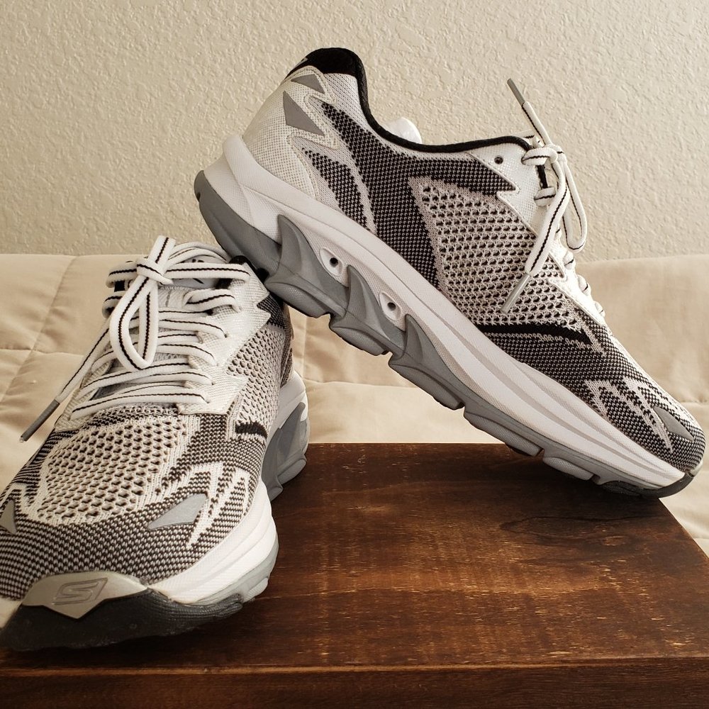 SKECHERS GO RUN ULTRA R for women size 7.5 NWOT
